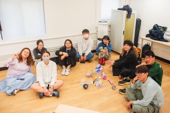 「有人分享,在來之前其實挺緊張,擔心自己做得不夠好、不夠完美。那種想符合某種標準的焦慮,我們都很熟悉。」相關照片,第 1 張