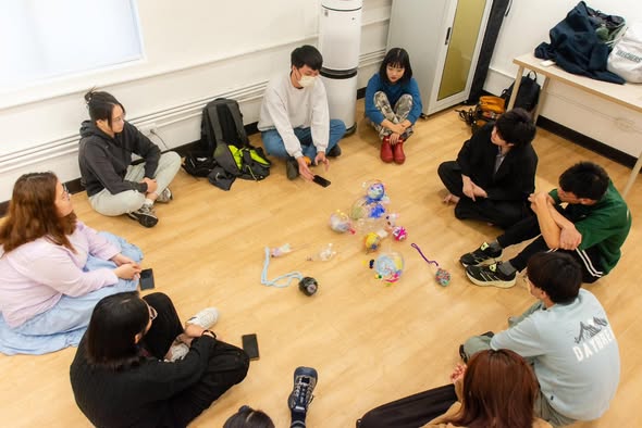 「有人分享,在來之前其實挺緊張,擔心自己做得不夠好、不夠完美。那種想符合某種標準的焦慮,我們都很熟悉。」相關照片,第 3 張
